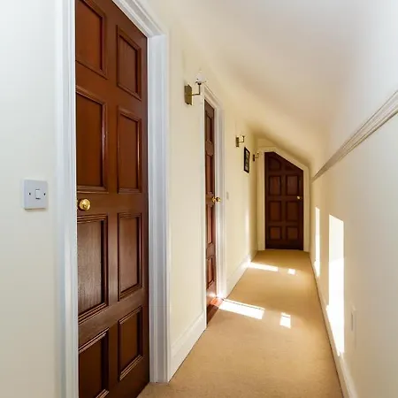 Donard Demesne Guest house *