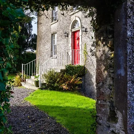 Donard Demesne Guest house *